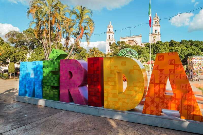 Mérida: 3-Hour Walking Food Tour - The first tastes: drinks and gorditas