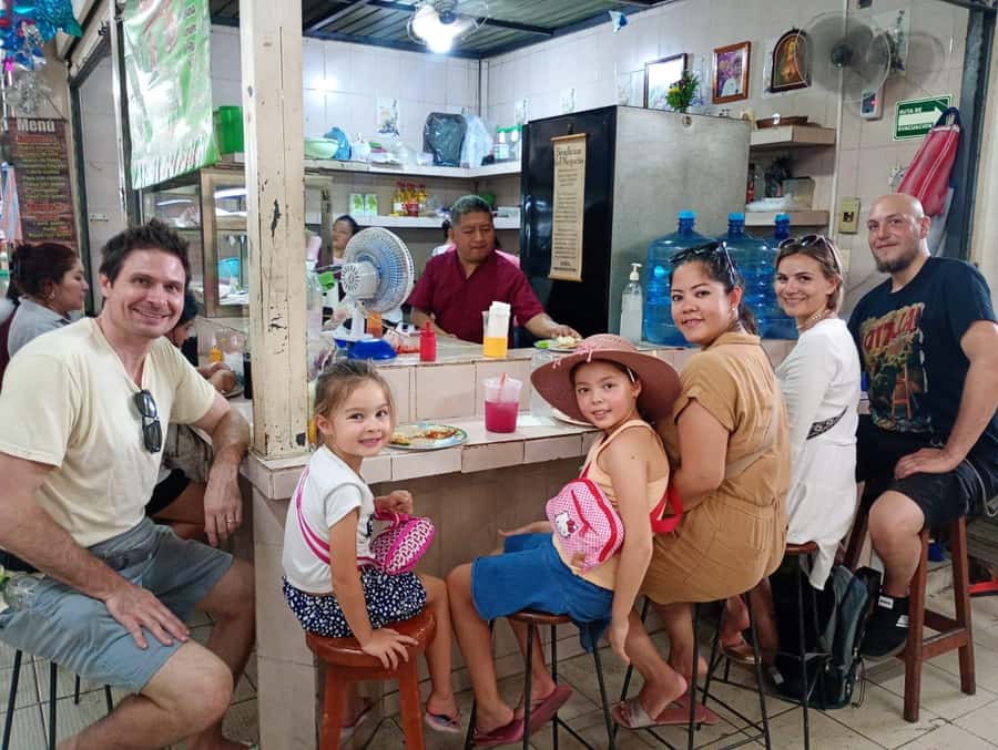 Mérida: Food tour of typical Yucatecan cuisine. - The first market: breakfast with a local focus