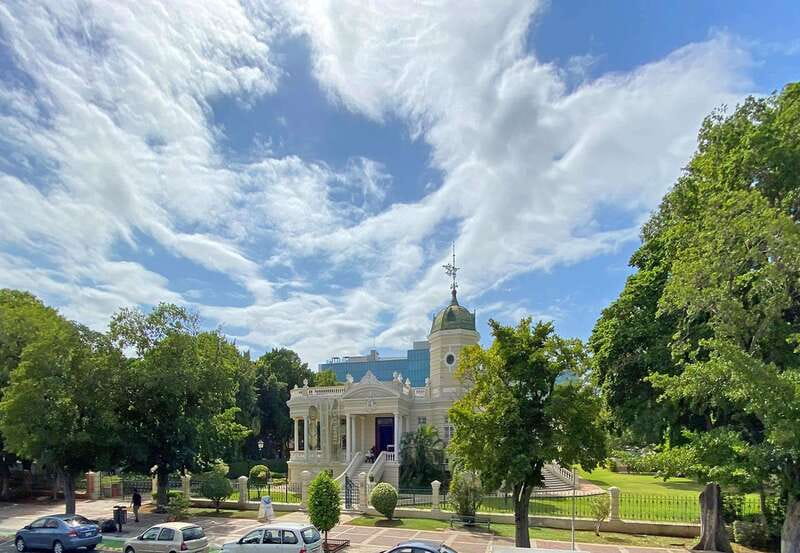 Mérida: Panoramic Sightseeing Tour Bus Ticket with 2 Routes - Who should book this Mérida bus tour?