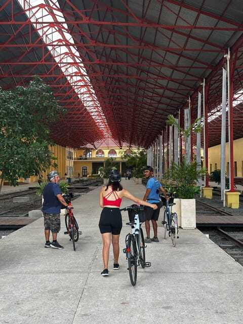 Mérida: The E-bike tour with history and culture - Safety, equipment, and riding comfort