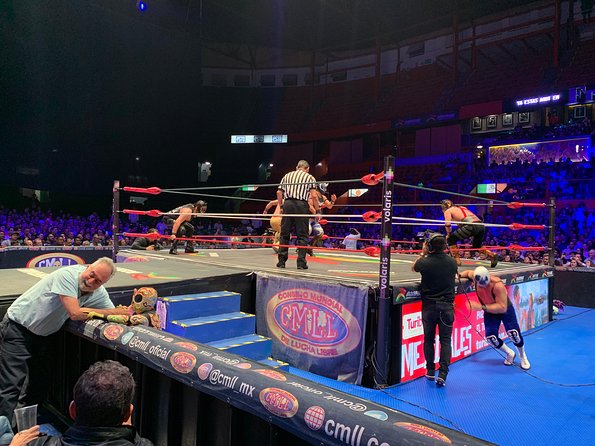 Mexican Wrestling: Experience Lucha Libre in Mexico City - Food, drinks, and the optional taco stop