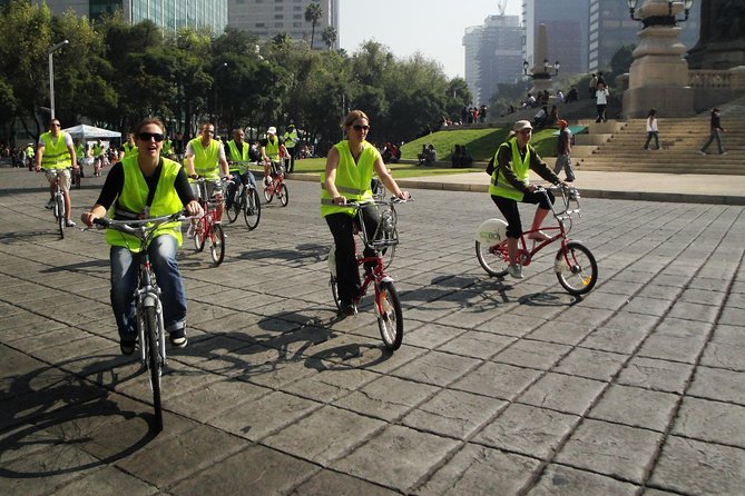 Mexico bike tour - Riding in traffic requires calm judgment