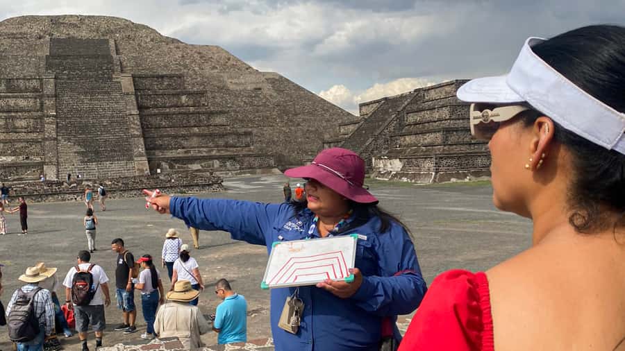 Mexico City: Afternoon Tour to Teotihuacan - Lunch at Tlacaelel, with the bill separate