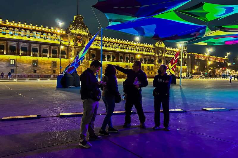 Mexico City at Night Walking tour with optional Torre Latino - What the guides add to the walk