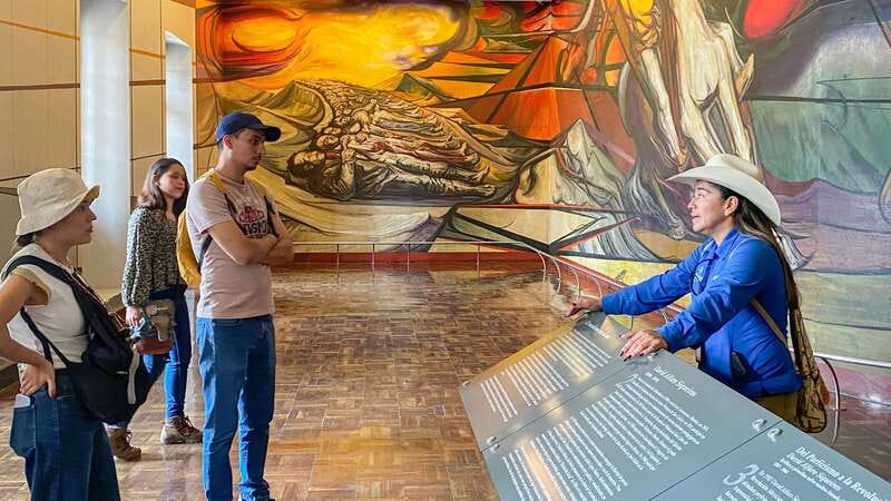 Mexico City: Chapultepec Castle and Anthropology Museum Tour - The 20-minute break near Avenida Grutas
