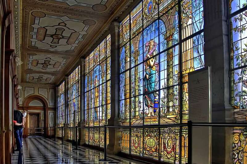 Mexico City: Chapultepec Castle and Anthropology Museum Tour - Walking through Chapultepec Park