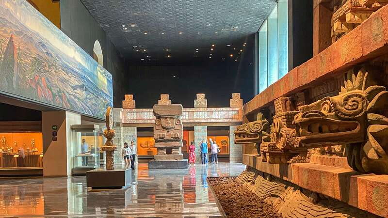 Mexico City: Chapultepec Castle and Anthropology Museum Tour - How much the guide adds