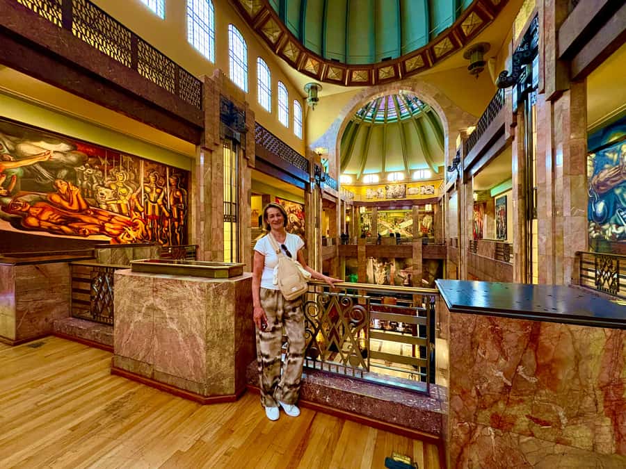 Mexico City: Diego Rivera's Murals Guided Walking Tour - Palace of Fine Arts and the drama of a grand setting