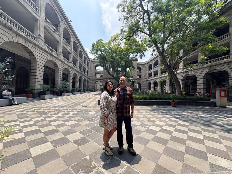 Mexico City: Diego Rivera's Murals Guided Walking Tour - Starting at the Museo Vivo del Muralismo