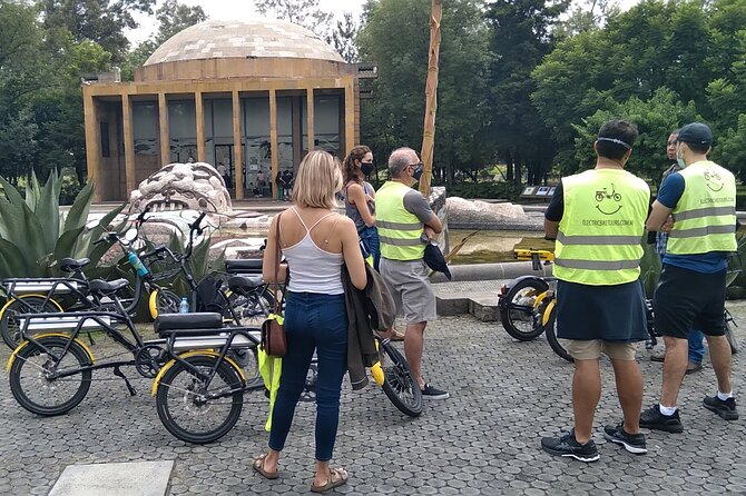 Mexico City E-Bike Tour with a taco and churros stop - Why an e-bike is the right tool for Mexico City