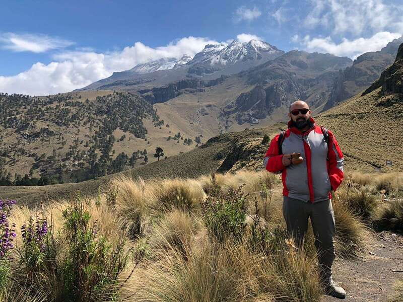 Mexico City: Guided Volcano Trek with Lunch - Guide quality can shape the whole day