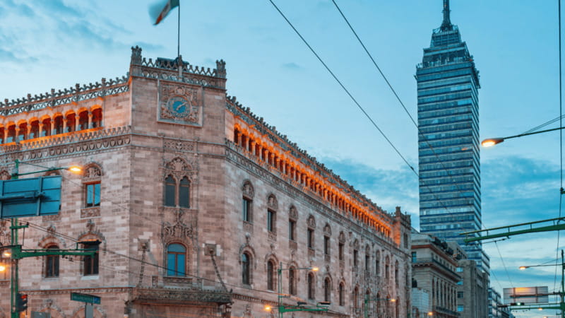 Mexico City: Guided walking tour through the most historic parts of the city. - Meeting at the Metropolitan Cathedral and Zócalo
