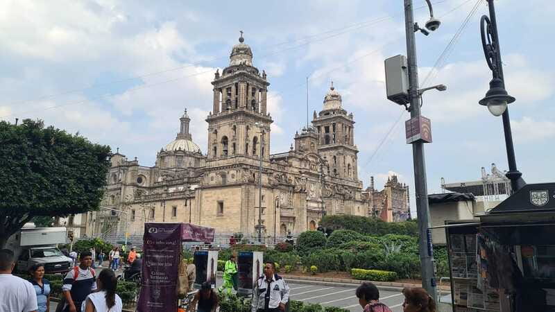 Mexico City: Historical walking tour of Tenochtitlan - Iturbide Palace and the colonial city