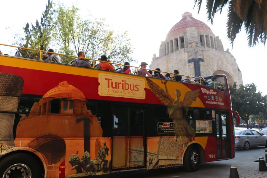 Mexico City: Hop-on Hop-off Bus Tour - Audio commentary and live staff