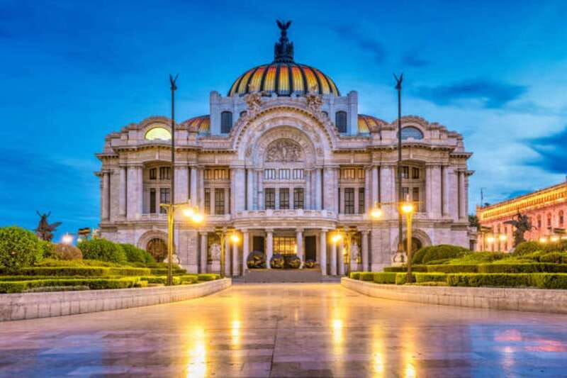 Mexico City Must-see Buildings & Palaces - How the guide affects the experience