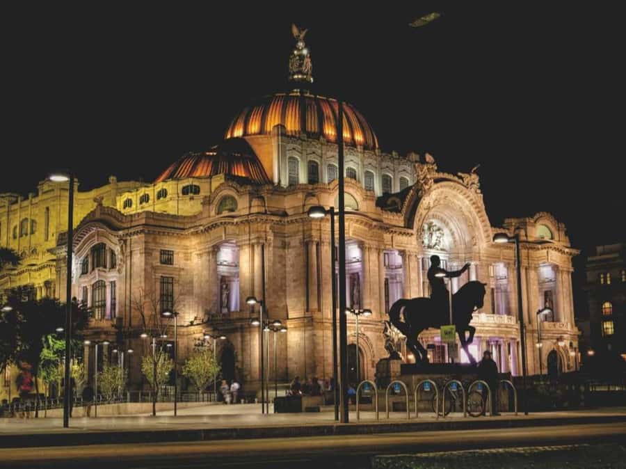 Mexico City: Night Bus Tour - From the Cathedral to the National Museum of Art