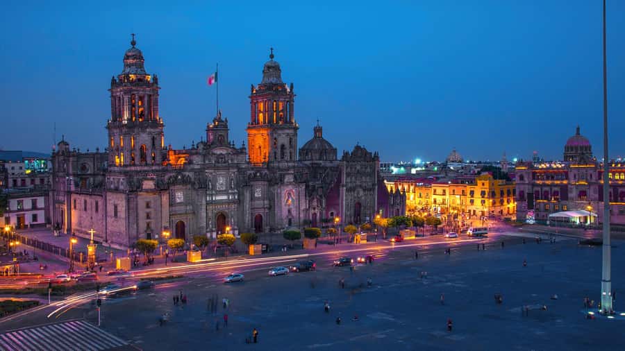 Mexico City: Night Bus Tour - The Monumento a la Revolución and Paseo de la Reforma