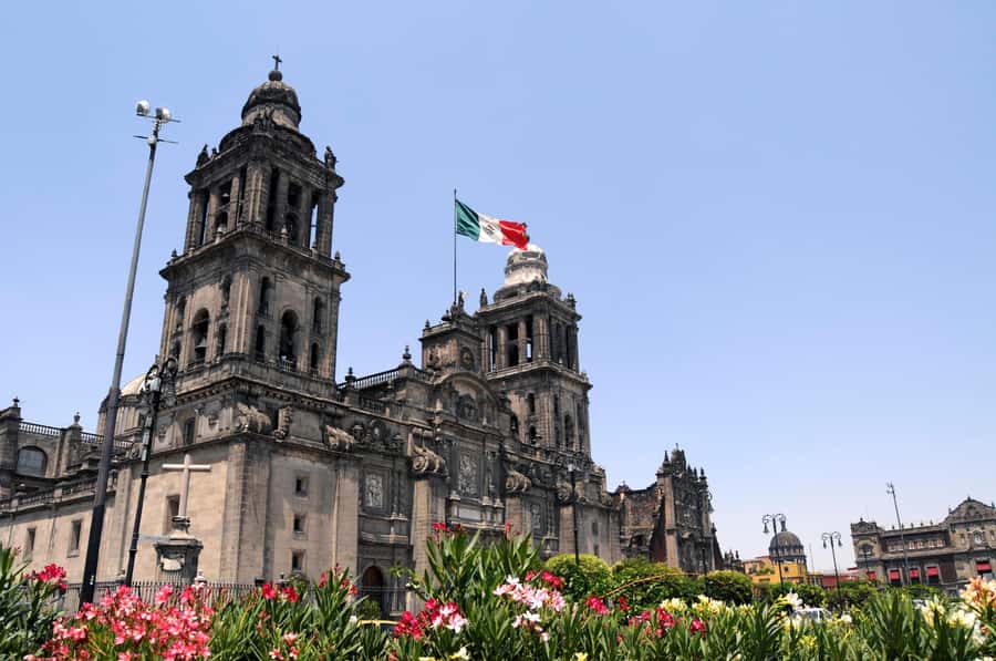 Mexico City: Night Bus Tour - The Angel of Independence after dark