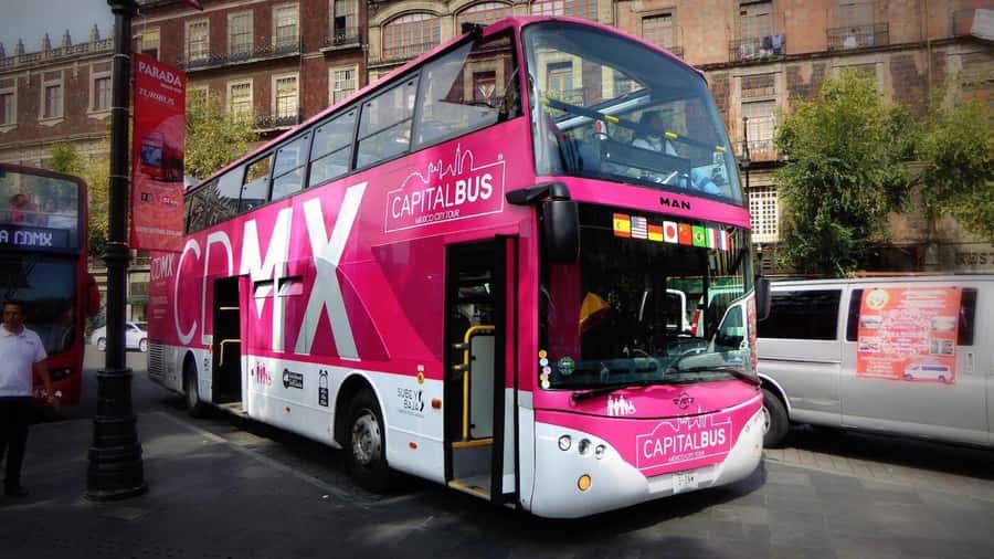 Mexico City: Night Bus Tour - Choosing the right seat before the bus moves