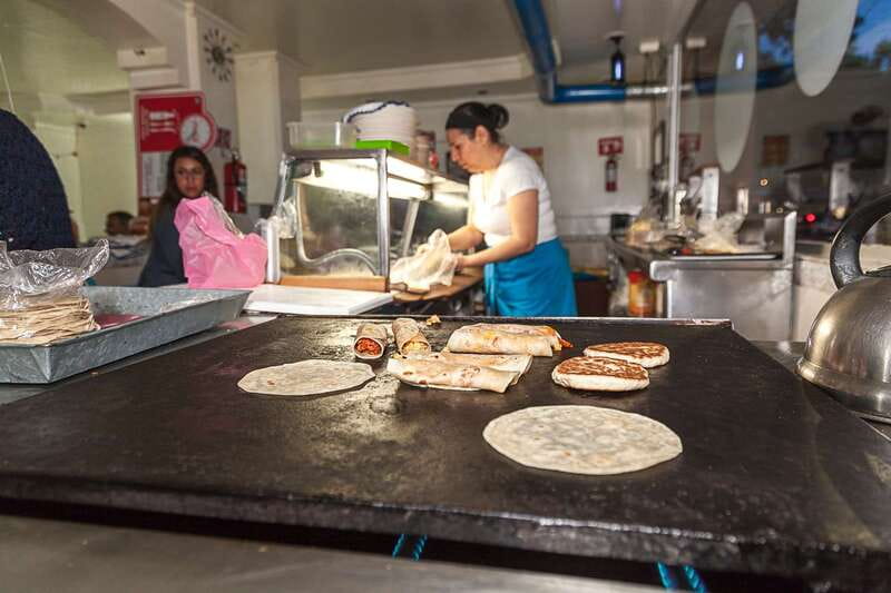 Mexico City: Tacos & Mezcal Night Food Tour - A taco route that keeps changing pace