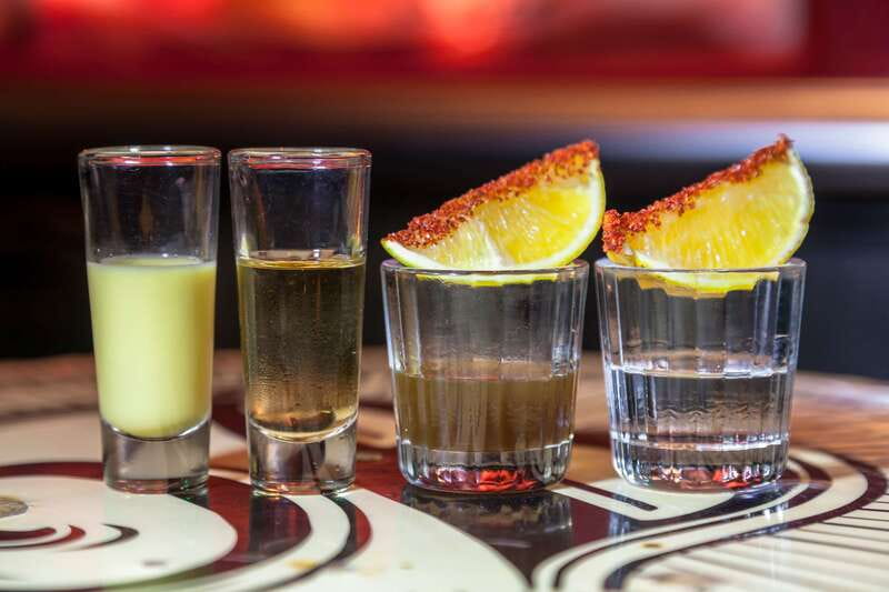 Mexico City: Tacos & Mezcal Night Food Tour - Guides who make the food easier to understand