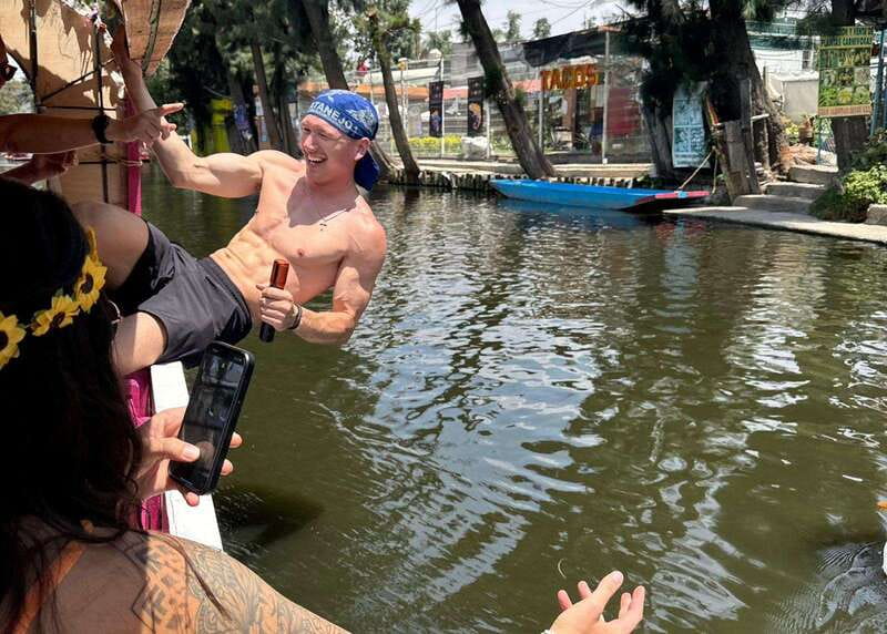 Mexico City: Xochimilco Boat Party with Unlimited Drinks - Who should book this experience