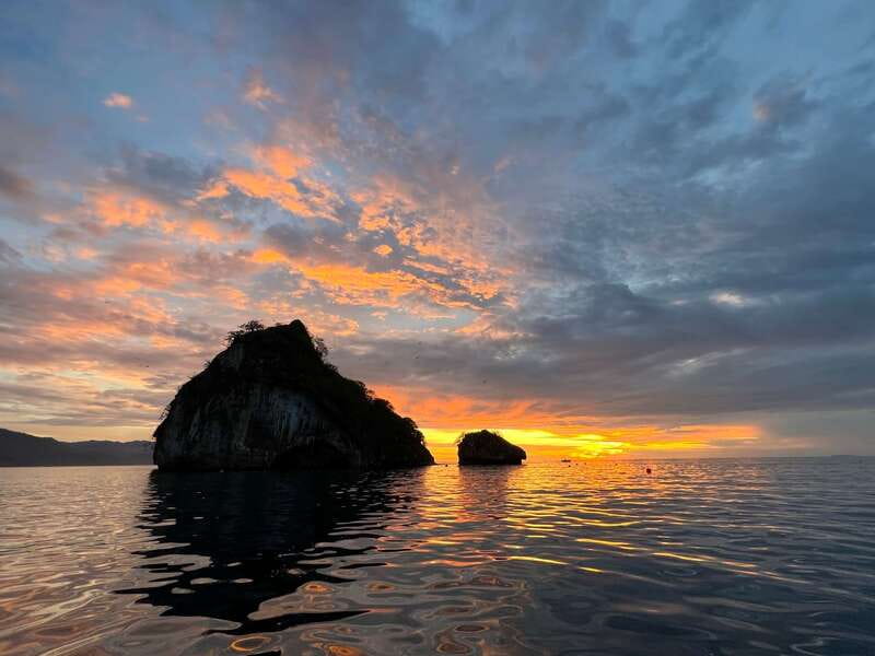Mismaloya: Los Arcos Bioluminescent Waters Kayak & Cave Tour - Caves, grottos, birds, and marine-park stories