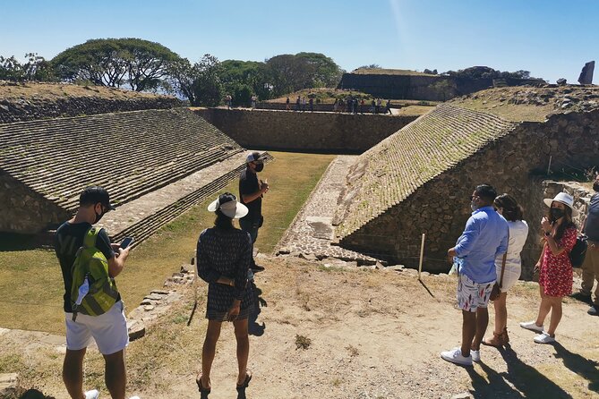 Monte Alban - Full Day Guided Tour with or without Food - Oaxaca - Santo Tomás Jalieza and the waist loom