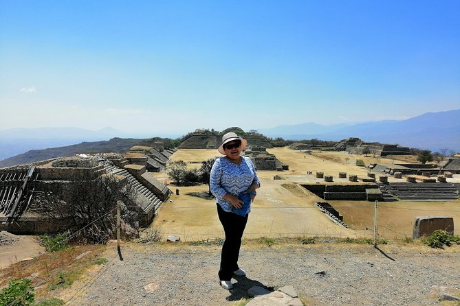 Monte Alban Guided Half Day Tour - Free time for photographs and a closer look