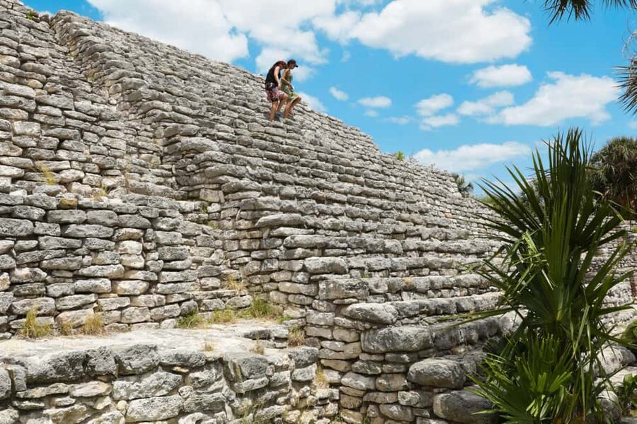 Motul, Hacienda, Xcambo, Pink Salt Mine & Progreso Day Trip - The guide and the pace