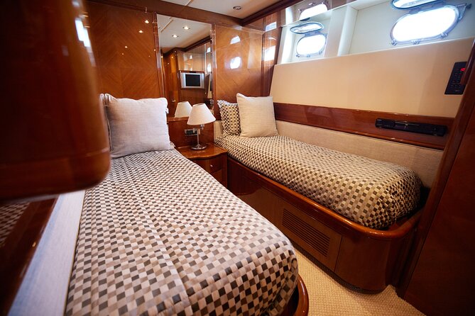 Number Juan 100ft Yacht Azimut Rental - How long should you book?