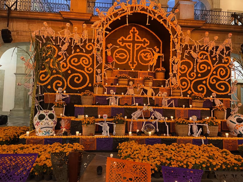 Oaxaca: Day of the Dead Evening Walking Tour with Dinner - Jalatlaco after the main crowds