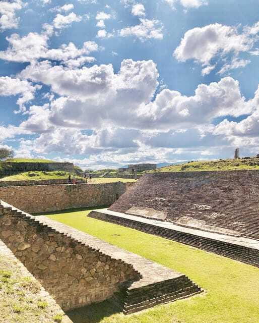 Oaxaca de Juarez: Monte Alban Half-Day Tour - Booking details that affect your decision