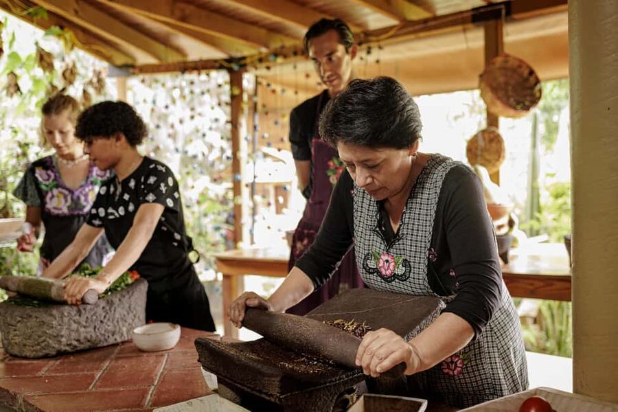 Oaxaca de Juarez: Traditional Oaxacan Cooking Class - What to bring and how to prepare