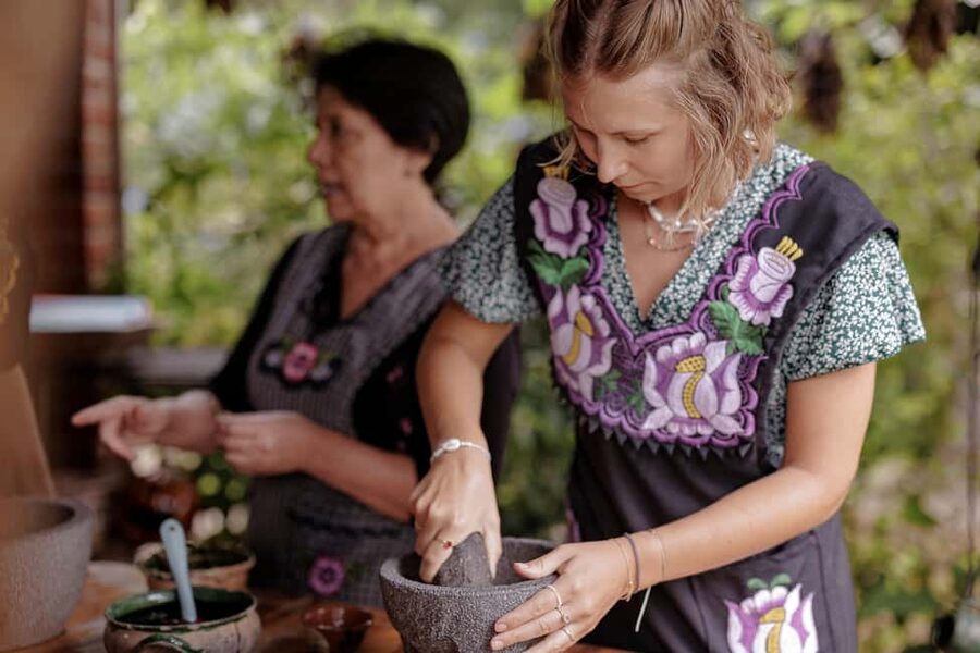 Oaxaca de Juarez: Traditional Oaxacan Cooking Class - Who should book this Oaxaca cooking class?