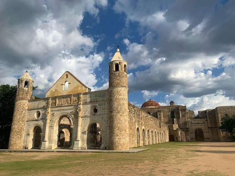 Oaxaca: Mount Albán & Cuilapam de Guerrero Full-Day Tour - Cuilapam’s Dominican convent changes the mood