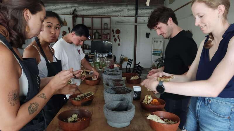 Oaxaca: Oaxacan Mole Workshop with a Traditional Cook - Key points at a glance