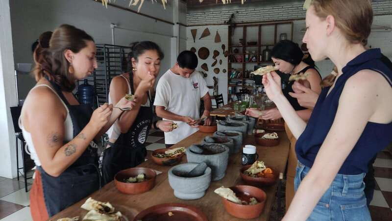 Oaxaca: Oaxacan Mole Workshop with a Traditional Cook - The cook makes the difference