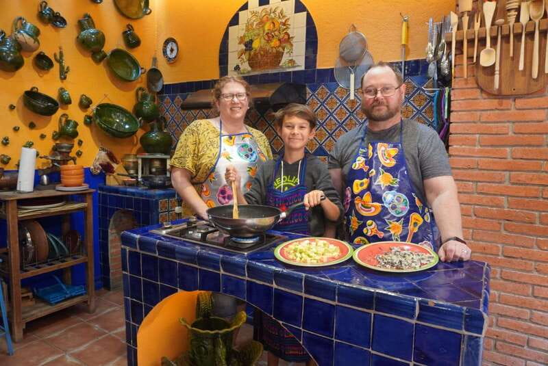 Oaxaca: Traditional Oaxacan Cooking Class with Market Visit - From a city pickup to a family kitchen