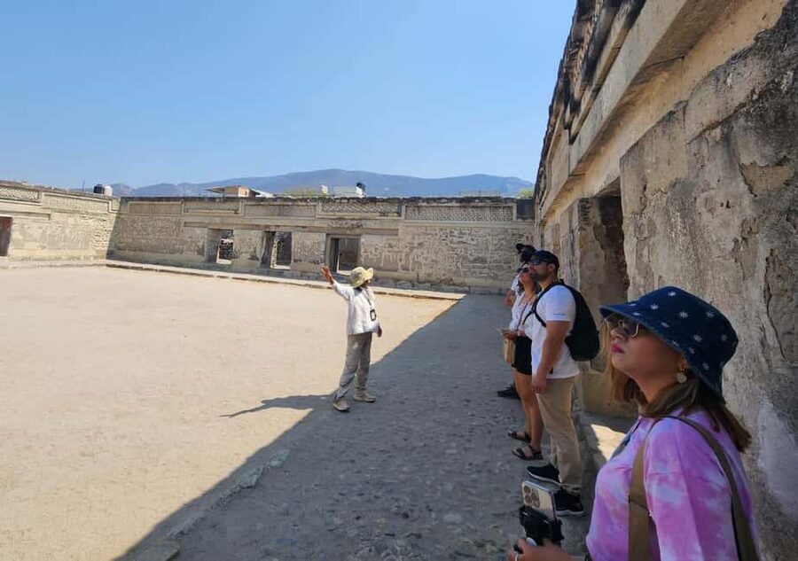 Oaxaca: Tule, Mitla & Hierve el Agua, & Mezcal Tour - Mezcal in Matatlán: tasting with a time limit