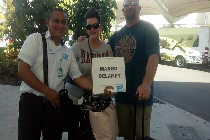 One-way private transportation Cancun Airport - Cancun Hotel Zone - Delays, baggage, and changed flights