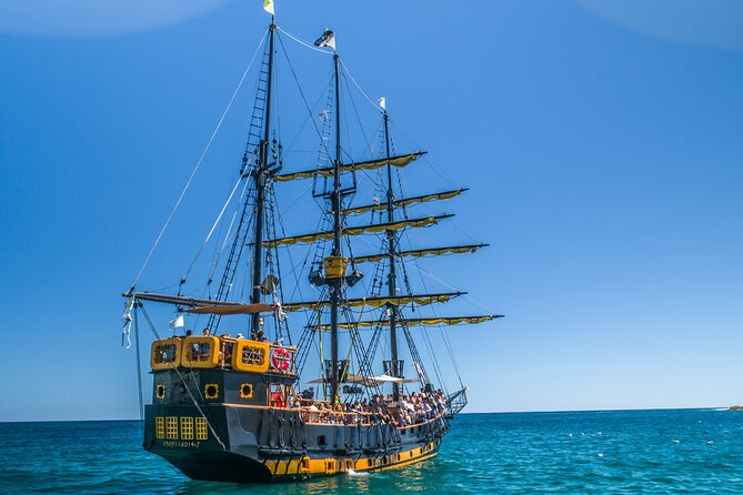 Pirate Ship Snorkel and Lunch Cruise in Los Cabos - Open bar, soft drinks, and the social mood