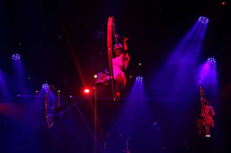 Playa del Carmen: Coco Bongo Nightclub Experience - What kind of night is Coco Bongo?
