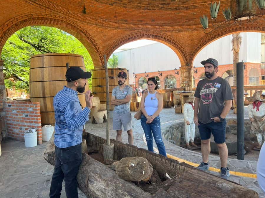 Premium Tequila Route with professional tasting - Tequila Selecto de Amatitán and the making of the spirit
