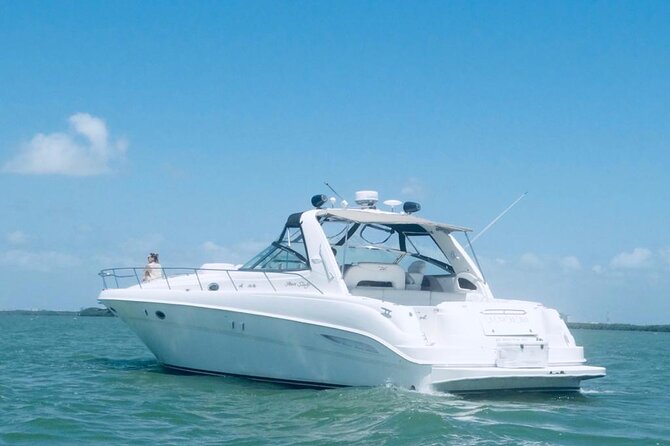 Private 50FT Yacht Rental in Cancún P8 - Food, drinks, and the onboard restroom