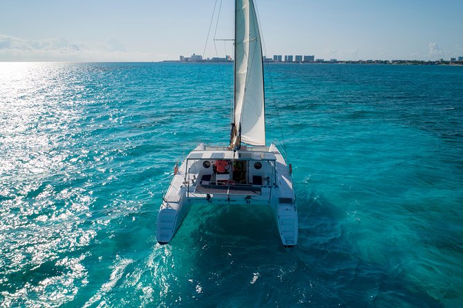 Private Catamaran from Cancun to Isla Mujeres | For up to 40 pp - The open bar and the party mood