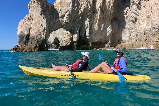 Private Los Cabos Arch & Playa del Amor tour by Glass bottom kayak - Divorce Beach and the return route