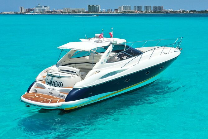 Private Premium Yacht 46FT Rental in Cancún - Weather, speed, and comfort on the water