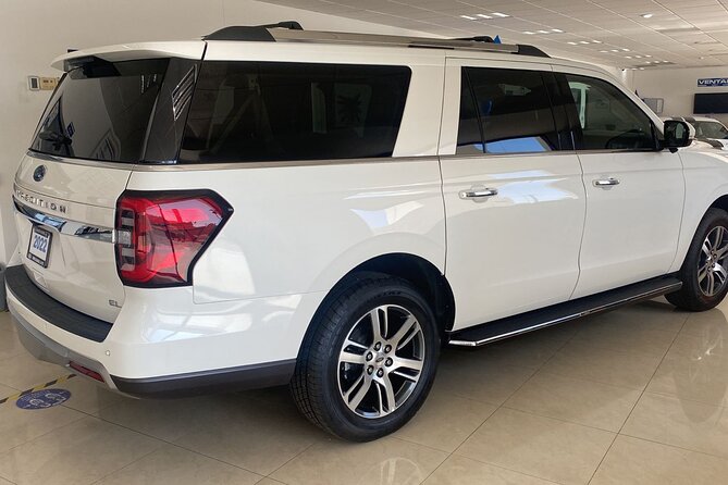 Private RoundTrip from Airport to Hotels to Cabo San Lucas Zone 3 - A calmer arrival at Los Cabos Airport