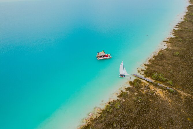 Private Sailing between Mangroves - What the private format means for your day